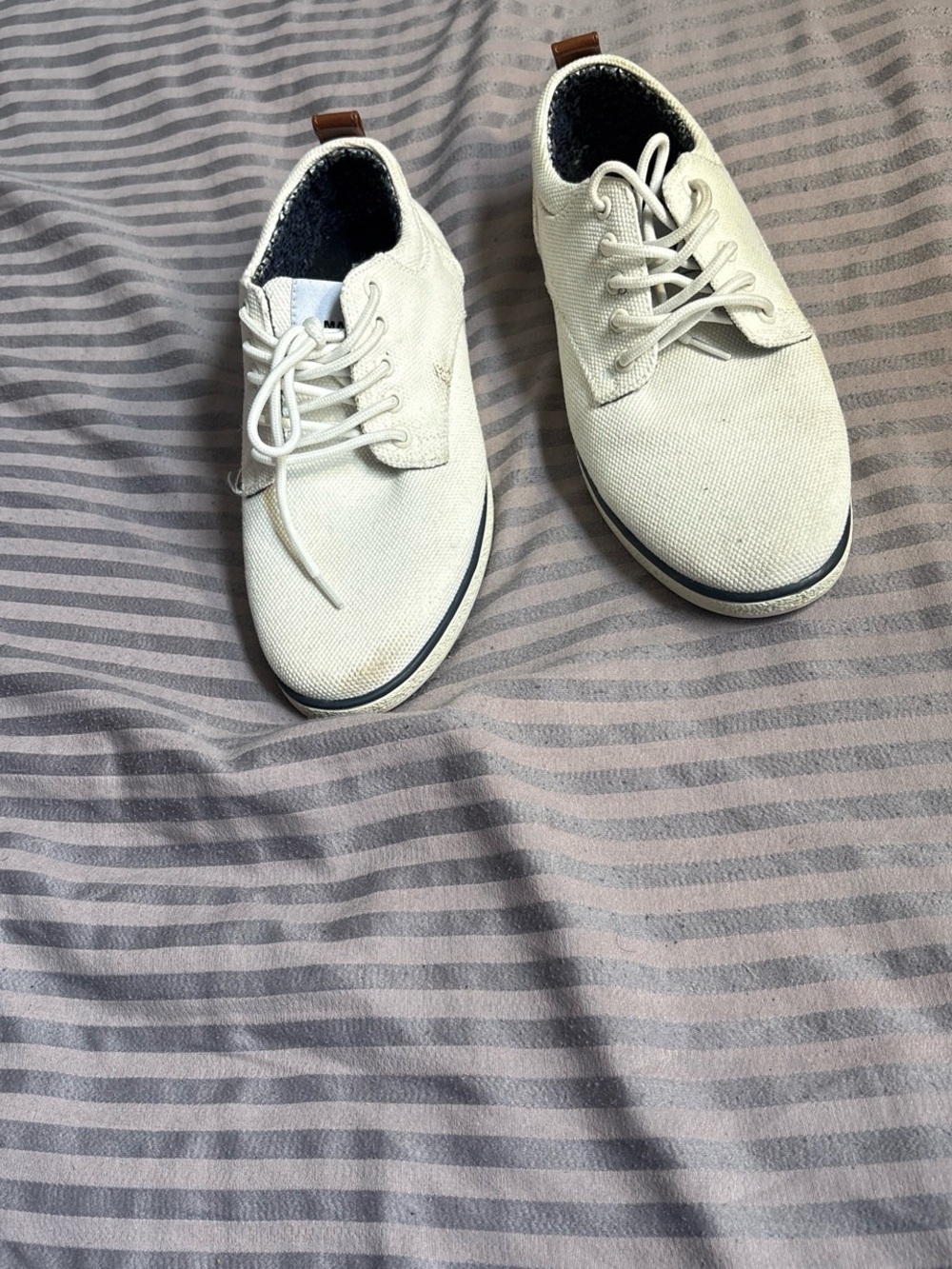 Steve Madden Cream Canvas Derby Shoes with Navy Trim